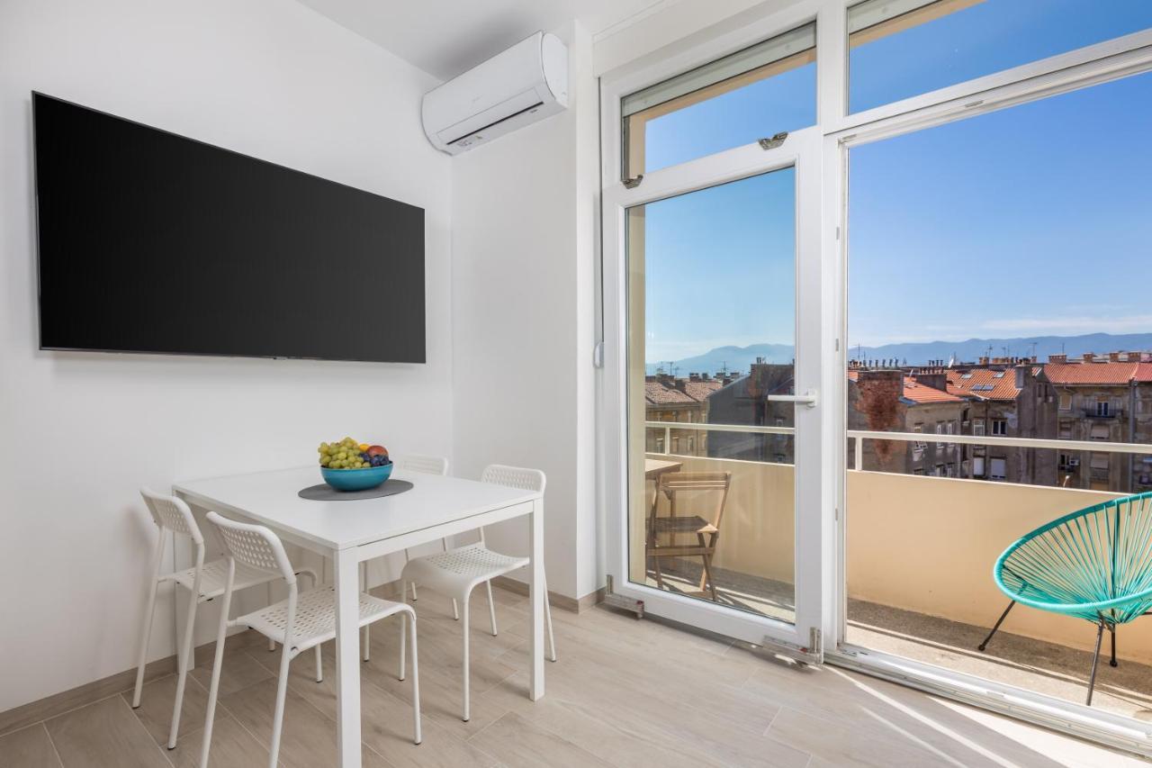 Balcony Apartment Pampas リエカ エクステリア 写真