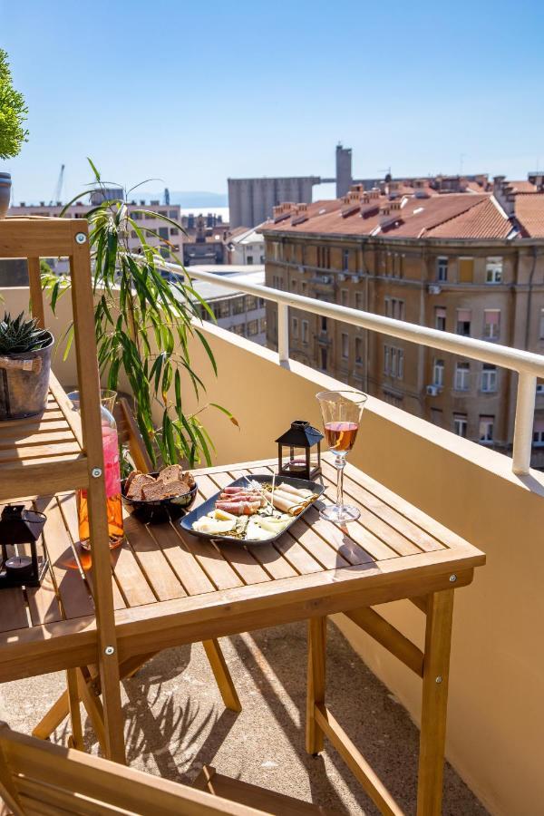 Balcony Apartment Pampas リエカ エクステリア 写真
